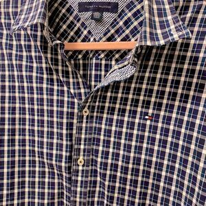 🌷 Tommy Hilfiger🌷Navy Blue & White Plaid Button Down Shirt  